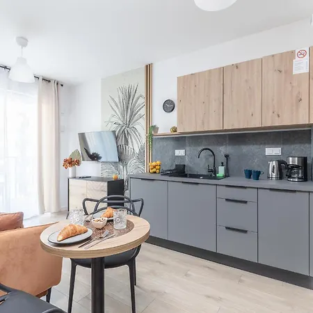 Superapart Nowy Sluzewiec, Next To Chopina Airport, Tor Sluzewiec, Aircondition Varsovie