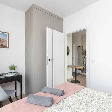 Superapart Nowy Sluzewiec, Next To Chopina Airport, Tor Sluzewiec, Aircondition Varsovie