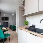 Superapart Nowy Sluzewiec, Next To Chopina Airport, Tor Sluzewiec, Aircondition *