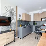 Superapart Nowy Sluzewiec, Next To Chopina Airport, Tor Sluzewiec, Aircondition *