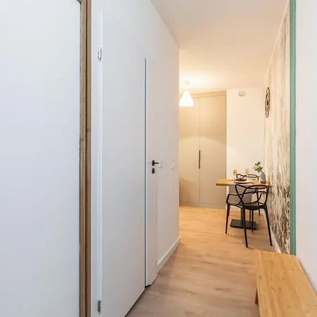 Superapart Nowy Sluzewiec, Next To Chopina Airport, Tor Sluzewiec, Aircondition * Warschau