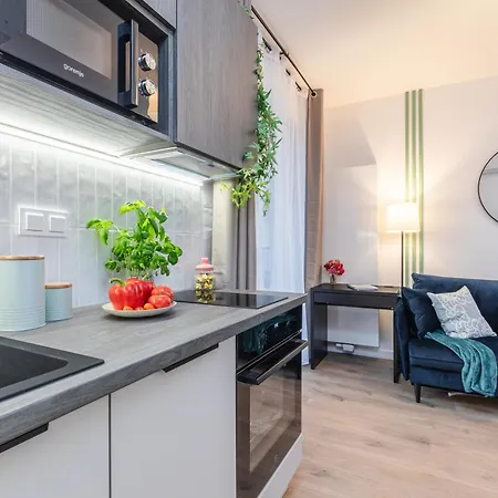 Apartment Superapart Nowy Sluzewiec, Next To Chopina Airport, Tor Sluzewiec, Aircondition Warschau