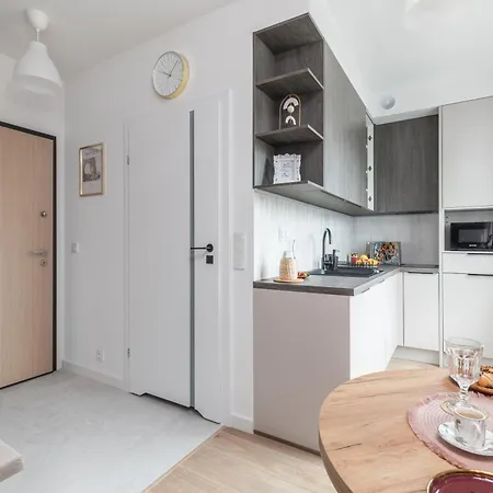 Superapart Nowy Sluzewiec, Next To Chopina Airport, Tor Sluzewiec, Aircondition *