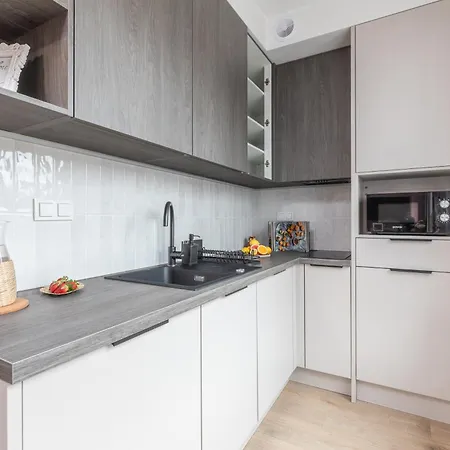 Superapart Nowy Sluzewiec, Next To Chopina Airport, Tor Sluzewiec, Aircondition Apartment