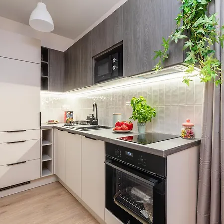 Superapart Nowy Sluzewiec, Next To Chopina Airport, Tor Sluzewiec, Aircondition Apartment Warschau