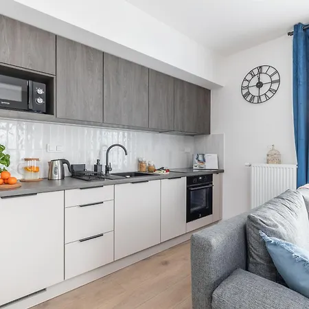 Apartment Superapart Nowy Sluzewiec, Next To Chopina Airport, Tor Sluzewiec, Aircondition