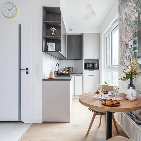 Apartment Superapart Nowy Sluzewiec, Next To Chopina Airport, Tor Sluzewiec, Aircondition *