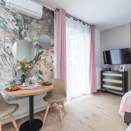 Superapart Nowy Sluzewiec, Next To Chopina Airport, Tor Sluzewiec, Aircondition ワルシャワ