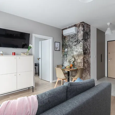 Superapart Nowy Sluzewiec, Next To Chopina Airport, Tor Sluzewiec, Aircondition Apartment *