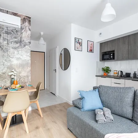 Superapart Nowy Sluzewiec, Next To Chopina Airport, Tor Sluzewiec, Aircondition *