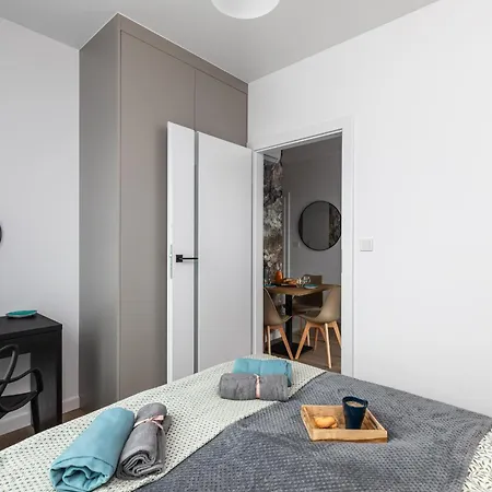 Apartment Superapart Nowy Sluzewiec, Next To Chopina Airport, Tor Sluzewiec, Aircondition