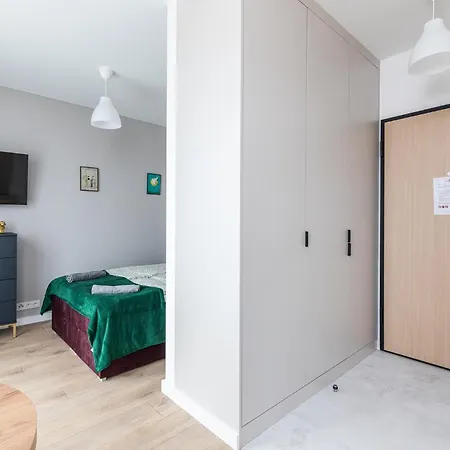 Superapart Nowy Sluzewiec, Next To Chopina Airport, Tor Sluzewiec, Aircondition 바르샤바