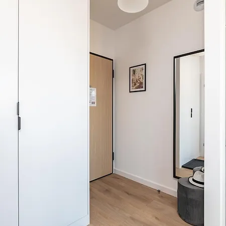 Apartment Superapart Nowy Sluzewiec, Next To Chopina Airport, Tor Sluzewiec, Aircondition