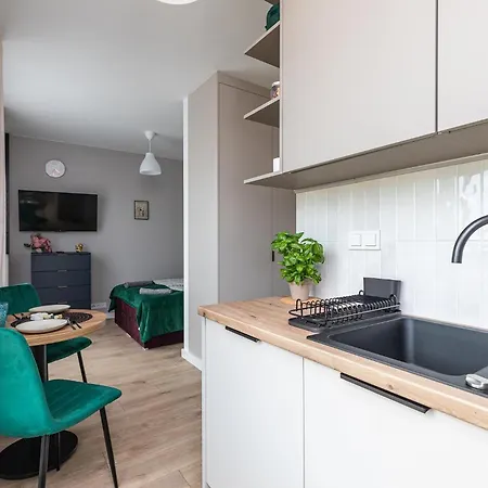 Superapart Nowy Sluzewiec, Next To Chopina Airport, Tor Sluzewiec, Aircondition *