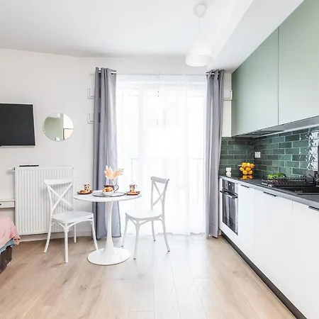 Superapart Nowy Sluzewiec, Next To Chopina Airport, Tor Sluzewiec, Aircondition *