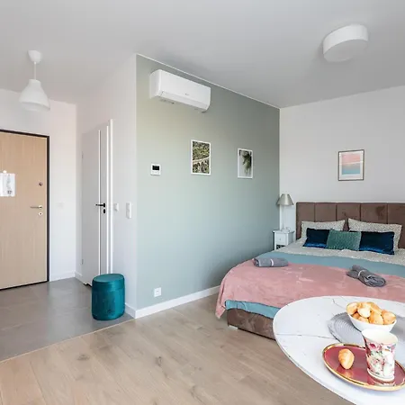 Superapart Nowy Sluzewiec, Next To Chopina Airport, Tor Sluzewiec, Aircondition 아파트