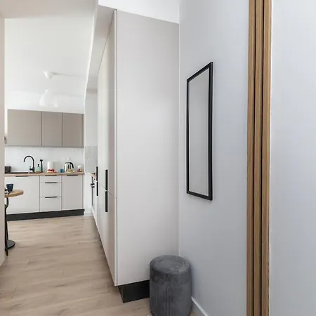 Apartment Superapart Nowy Sluzewiec, Next To Chopina Airport, Tor Sluzewiec, Aircondition *