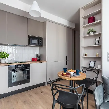 Superapart Nowy Sluzewiec, Next To Chopina Airport, Tor Sluzewiec, Aircondition Apartment