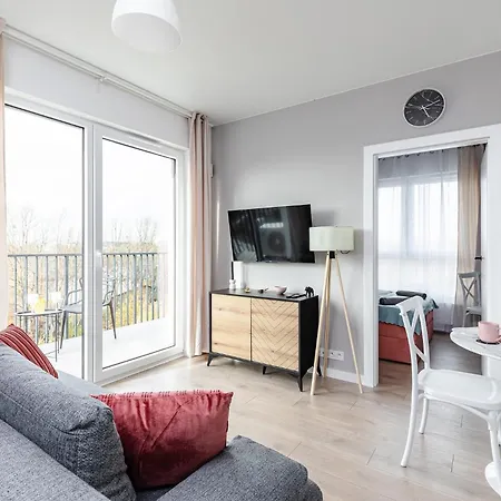Apartment Superapart Nowy Sluzewiec, Next To Chopina Airport, Tor Sluzewiec, Aircondition Warschau