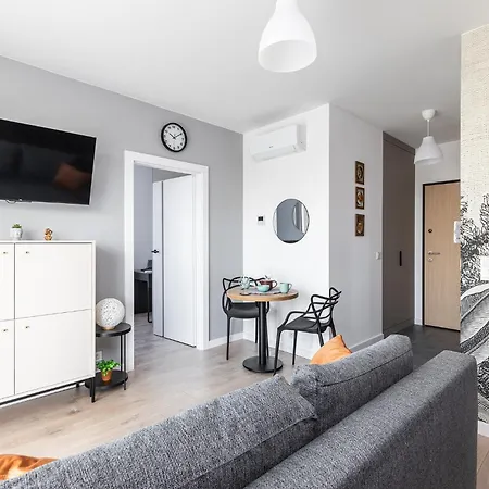 Superapart Nowy Sluzewiec, Next To Chopina Airport, Tor Sluzewiec, Aircondition Apartment Warschau