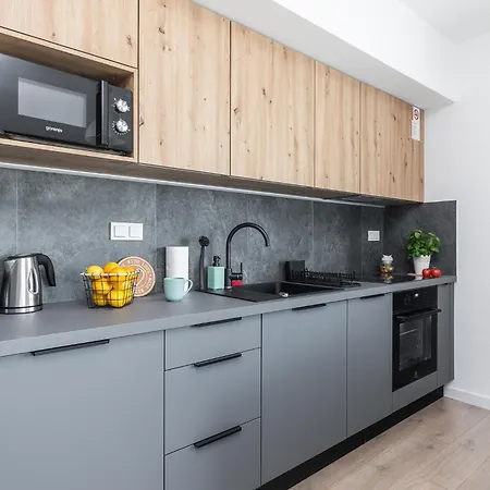 Apartment Superapart Nowy Sluzewiec, Next To Chopina Airport, Tor Sluzewiec, Aircondition Warschau