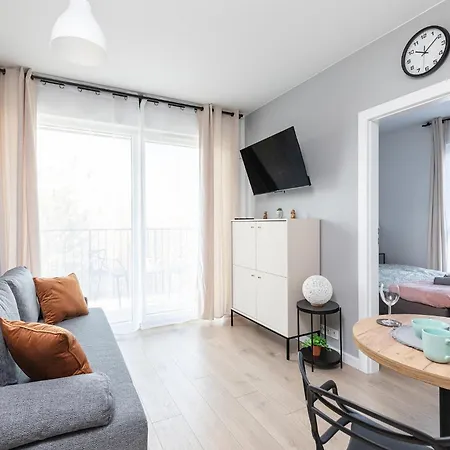 Superapart Nowy Sluzewiec, Next To Chopina Airport, Tor Sluzewiec, Aircondition *