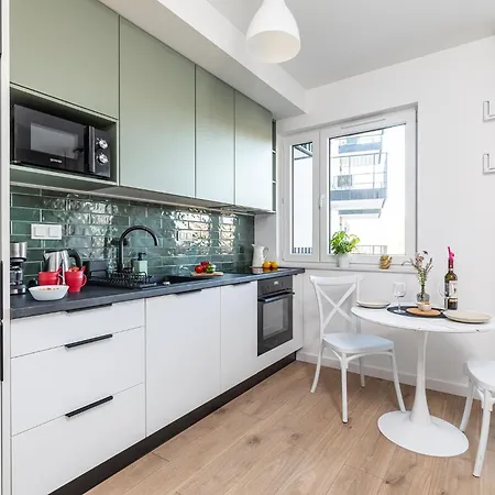 Superapart Nowy Sluzewiec, Next To Chopina Airport, Tor Sluzewiec, Aircondition Апартаменты