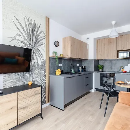 Superapart Nowy Sluzewiec, Next To Chopina Airport, Tor Sluzewiec, Aircondition *